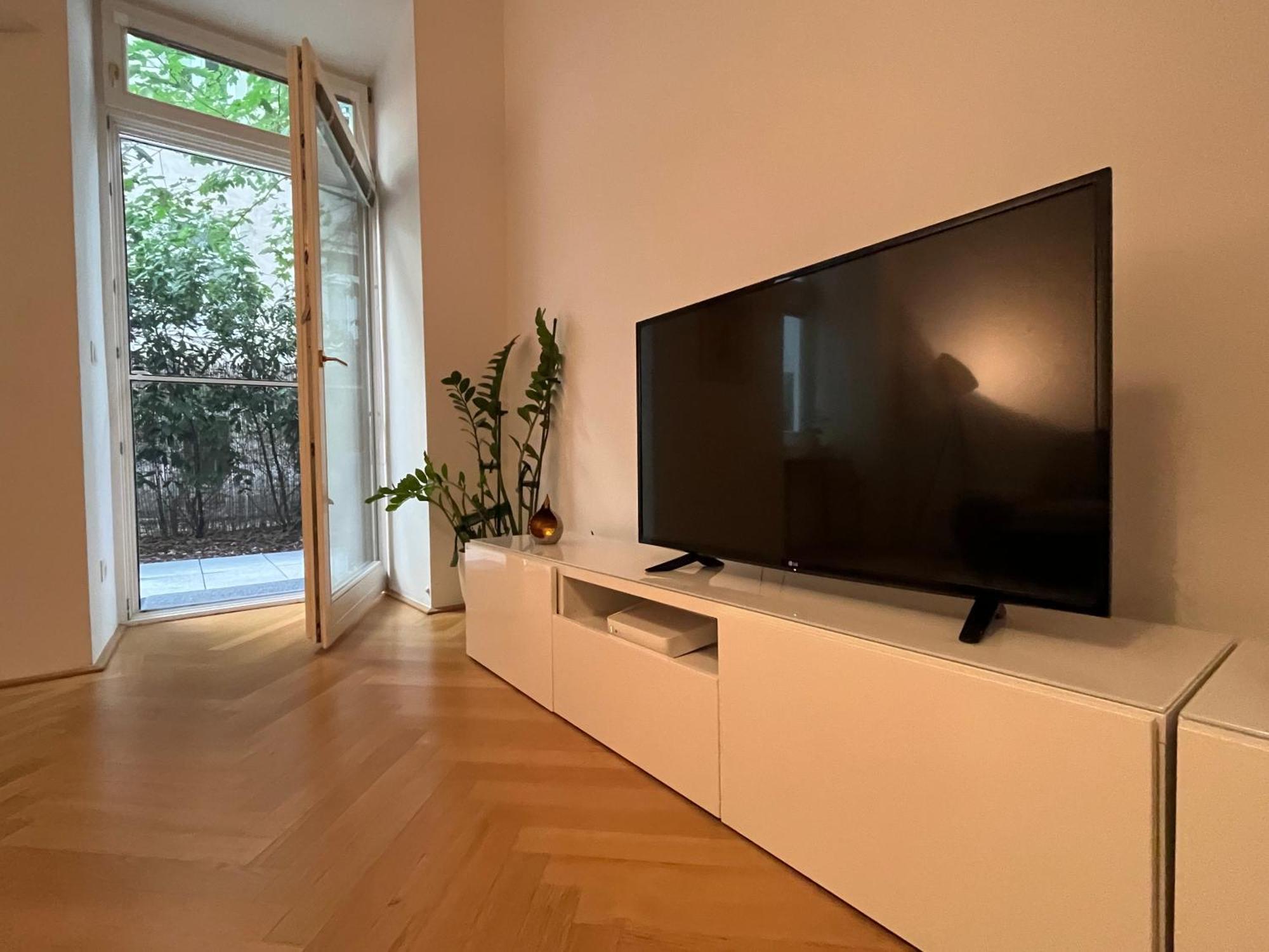 Quiet Apartment Next To Belvedere & Central Station Wenen Buitenkant foto